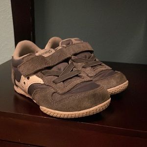 Saucony toddler shoes. Size 6. Lightly used